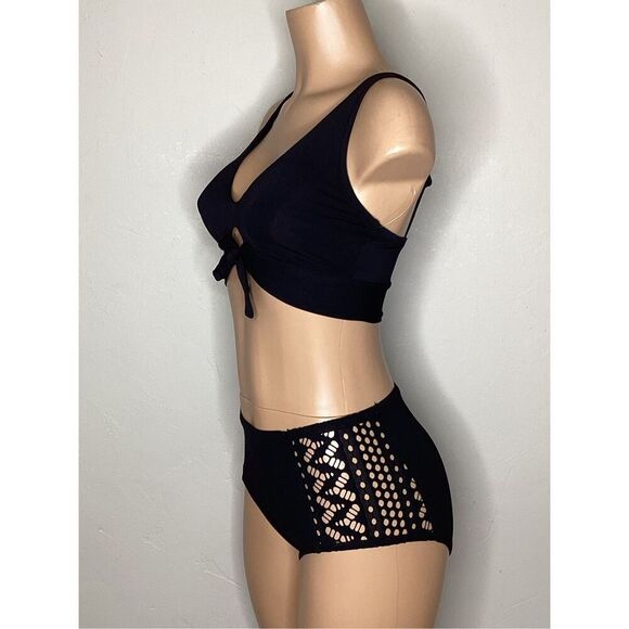 New. Robin Piccone black lace bikini. Retails $189 - Picture 5 of 8